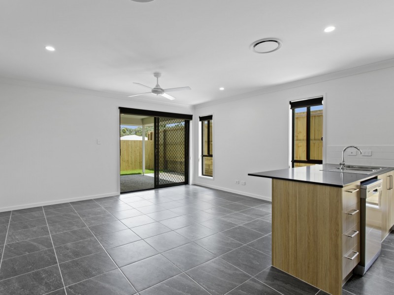 319 Tallagandra Road, Holmview QLD 4207