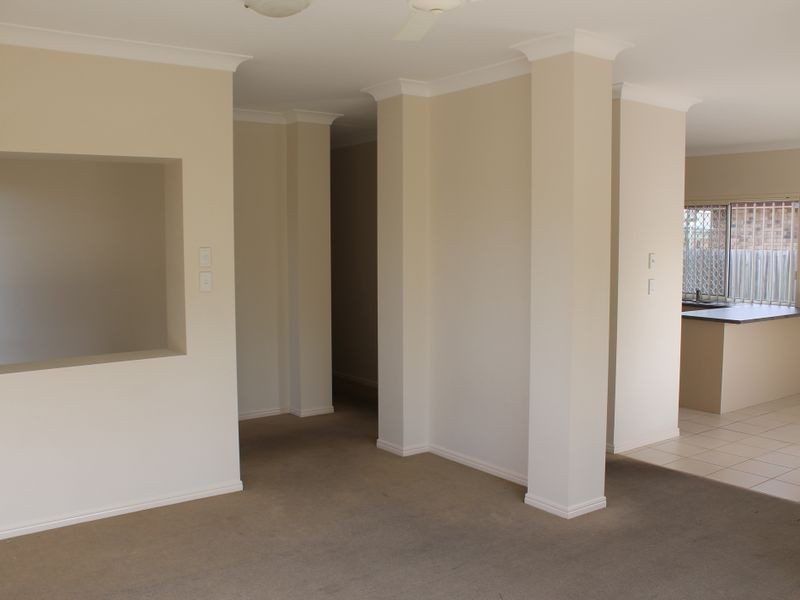 24 Bella Vista Circuit, Edens Landing QLD 4207