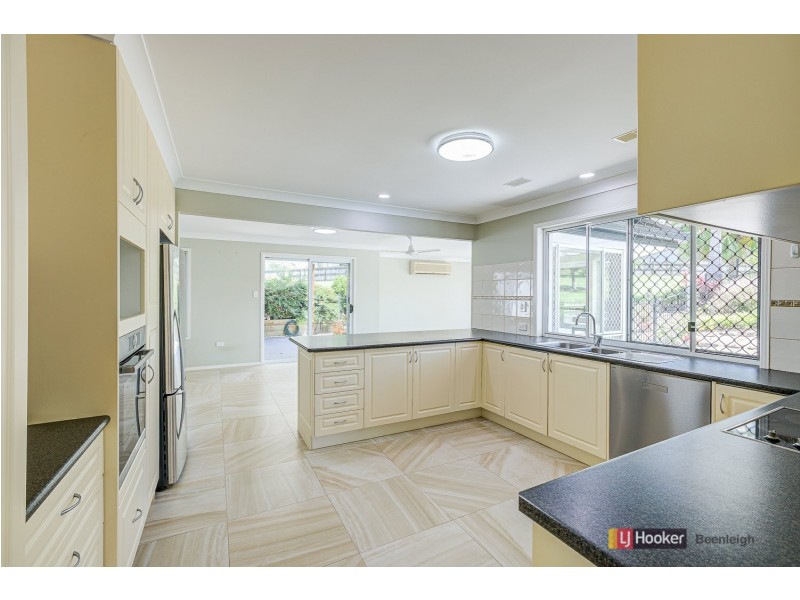 1 Janine Drive, Bahrs Scrub QLD 4207