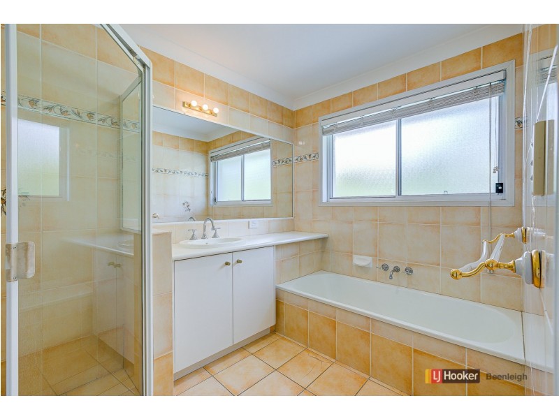 1 Janine Drive, Bahrs Scrub QLD 4207