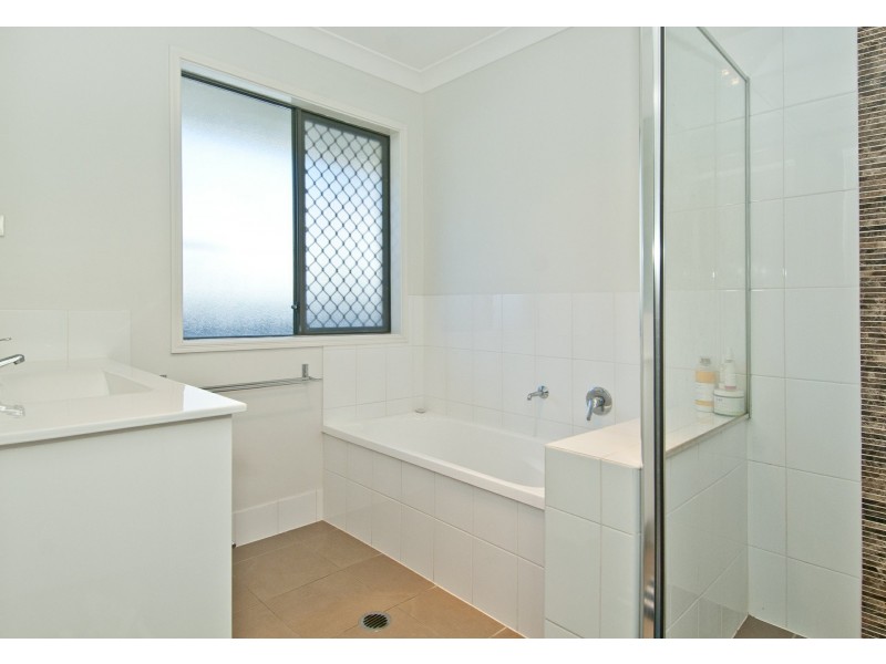 52 Sunridge Circuit, Bahrs Scrub QLD 4207