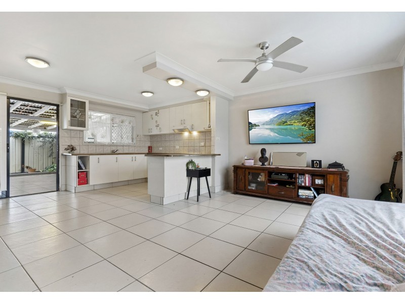 15 Balmoral Drive, Eagleby QLD 4207