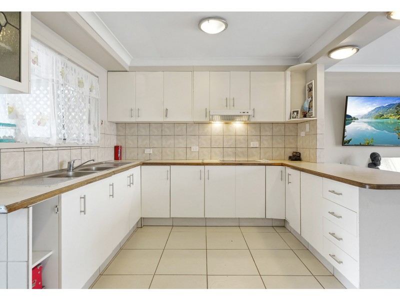 15 Balmoral Drive, Eagleby QLD 4207