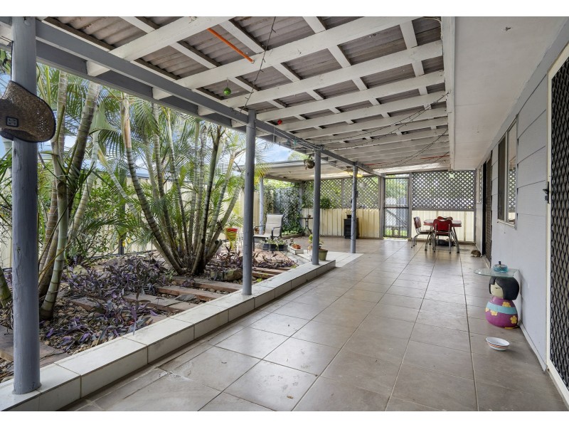 15 Balmoral Drive, Eagleby QLD 4207