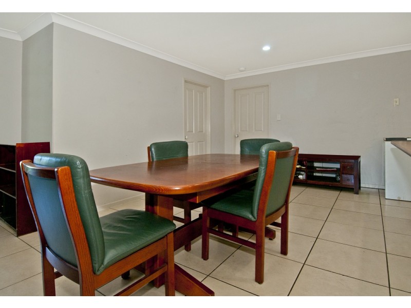 2/2 Wyndham Circuit, Holmview QLD 4207