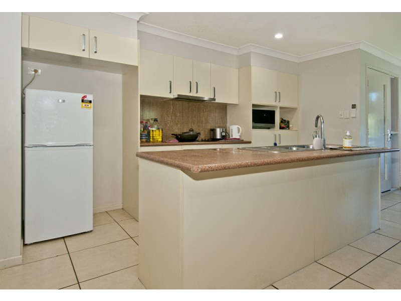 2/2 Wyndham Circuit, Holmview QLD 4207