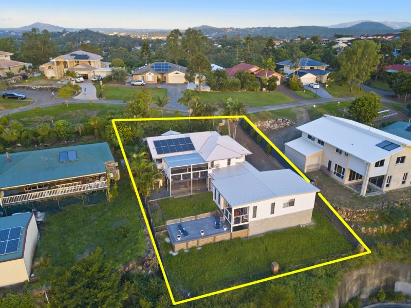 9 Valerie Close, Edens Landing QLD 4207