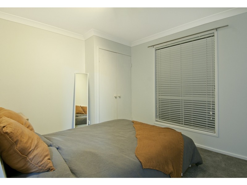 9 Valerie Close, Edens Landing QLD 4207