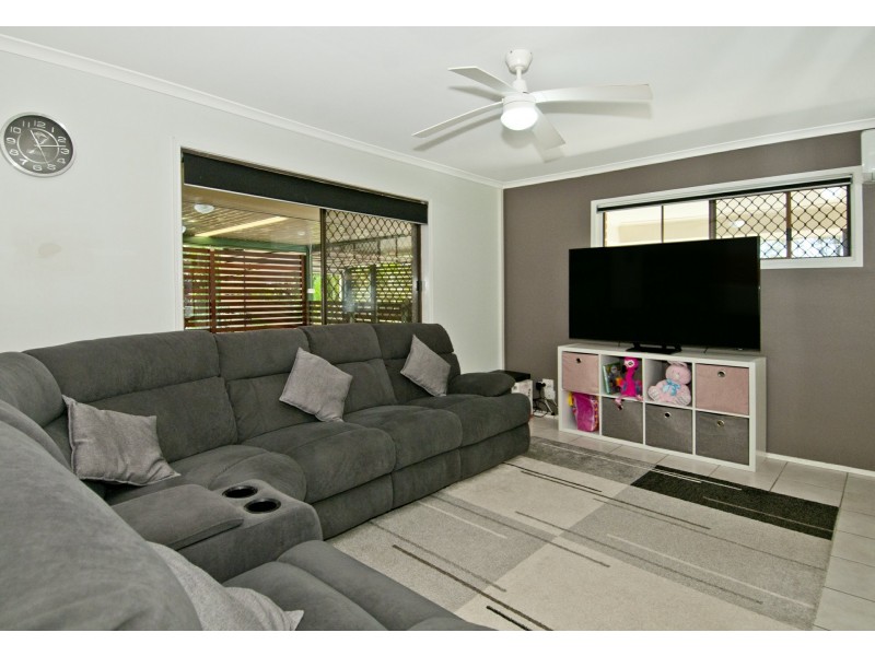 24 Morisset Court, Edens Landing QLD 4207