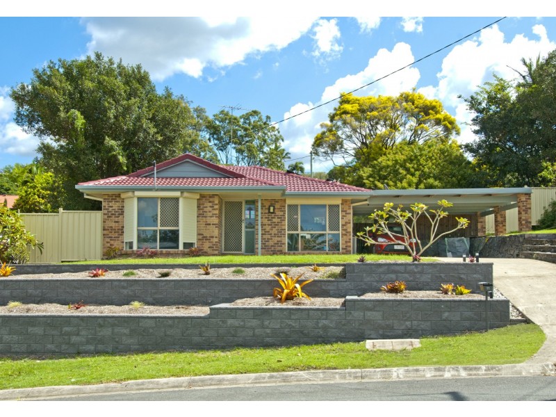 11 Clayton Drive, Edens Landing QLD 4207