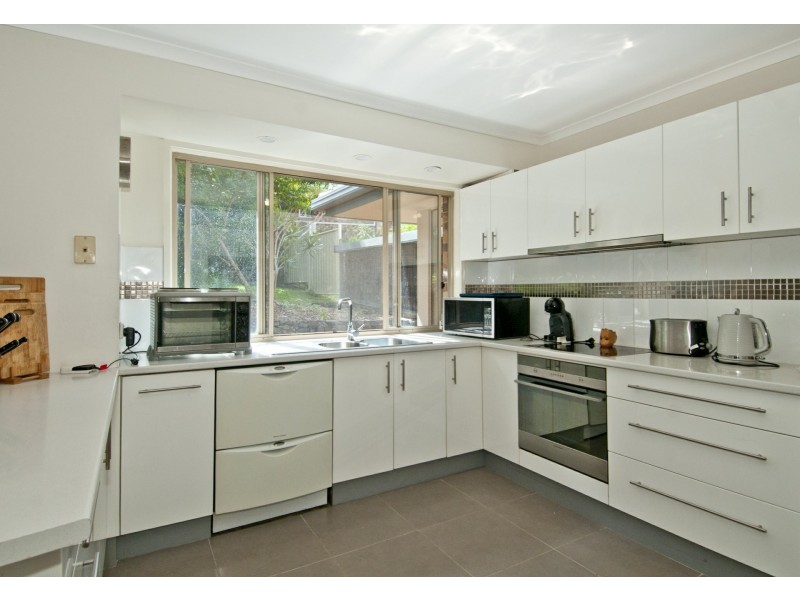 11 Clayton Drive, Edens Landing QLD 4207