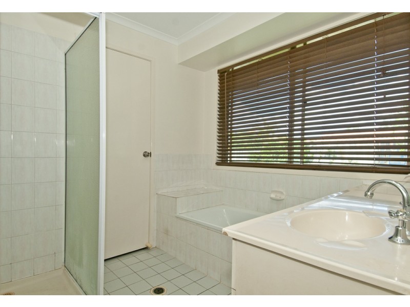 11 Clayton Drive, Edens Landing QLD 4207