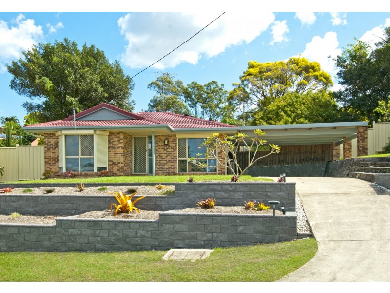 11 Clayton Drive, Edens Landing QLD 4207