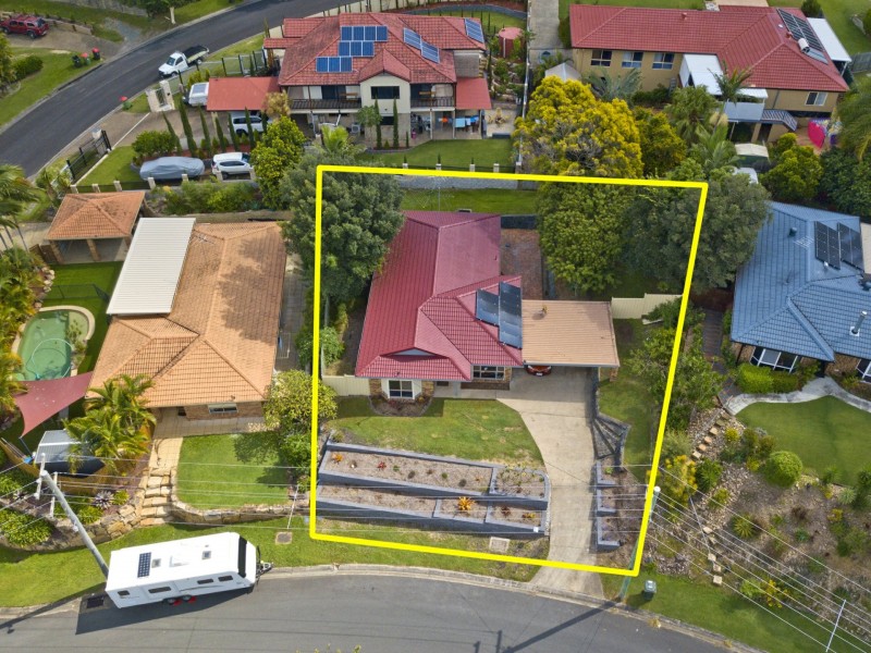 11 Clayton Drive, Edens Landing QLD 4207