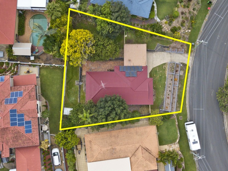 11 Clayton Drive, Edens Landing QLD 4207