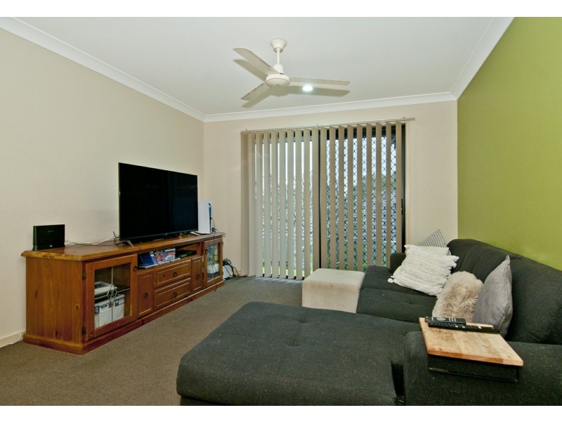 9 Outlook Drive, Waterford QLD 4133