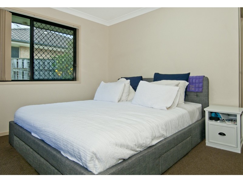 9 Outlook Drive, Waterford QLD 4133