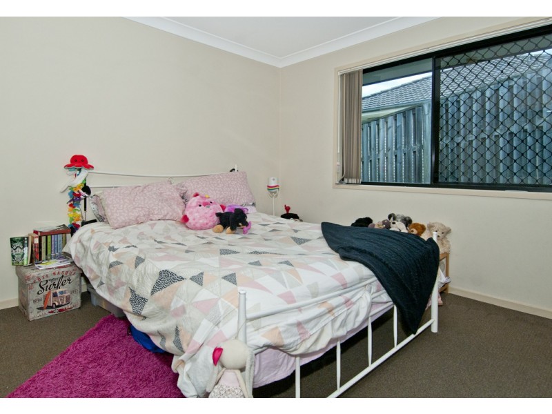 9 Outlook Drive, Waterford QLD 4133