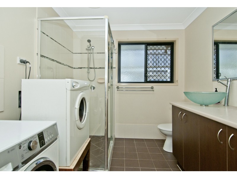 9 Outlook Drive, Waterford QLD 4133