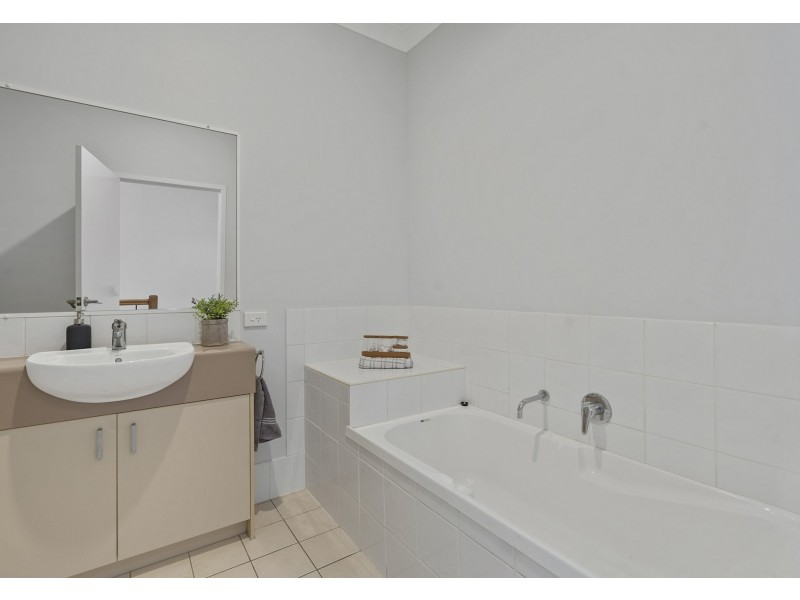 Unit 4/1-5 Anthony Street, Kingston QLD 4114