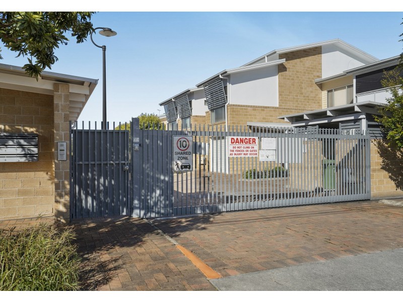 Unit 4/1-5 Anthony Street, Kingston QLD 4114