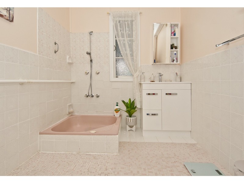 175 Station Road, Bethania QLD 4205