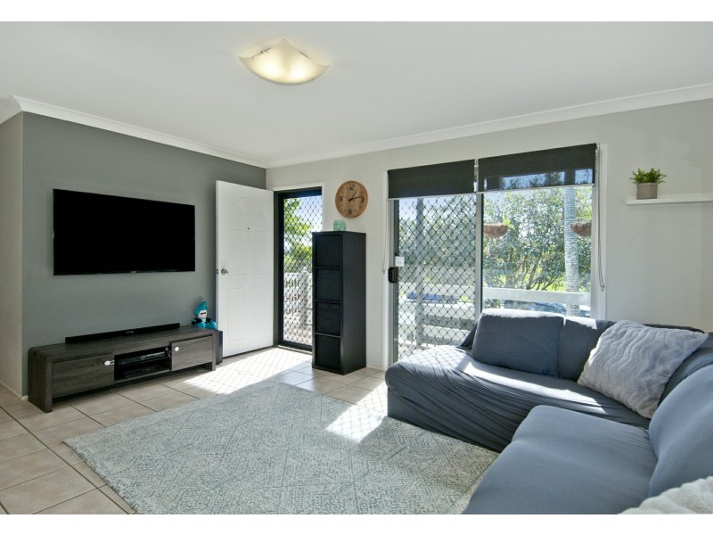 28 Hinchinbrook Avenue, Bethania QLD 4205