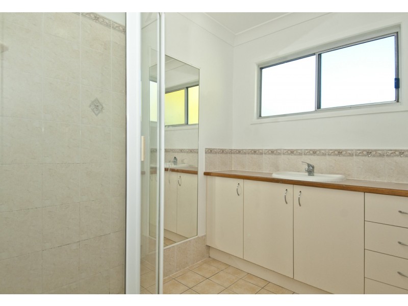 28 Hinchinbrook Avenue, Bethania QLD 4205
