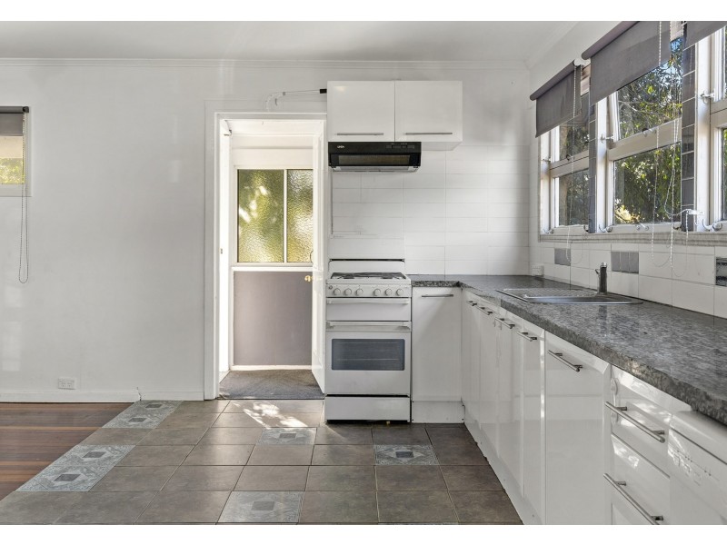 8 Wattle Street, North Booval QLD 4304