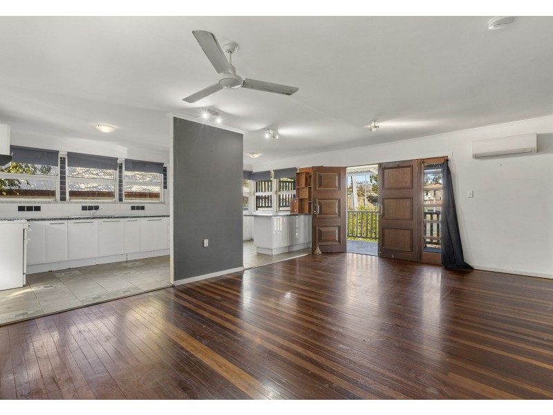 8 Wattle Street, North Booval QLD 4304