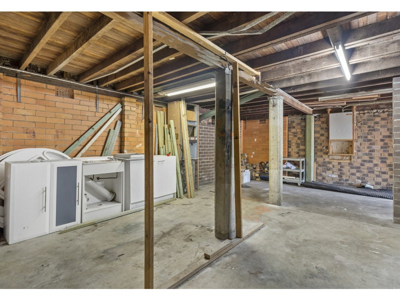 8 Wattle Street, North Booval QLD 4304