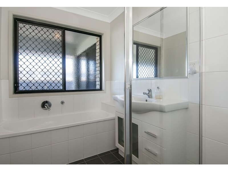 96 Outlook Drive, Waterford QLD 4133