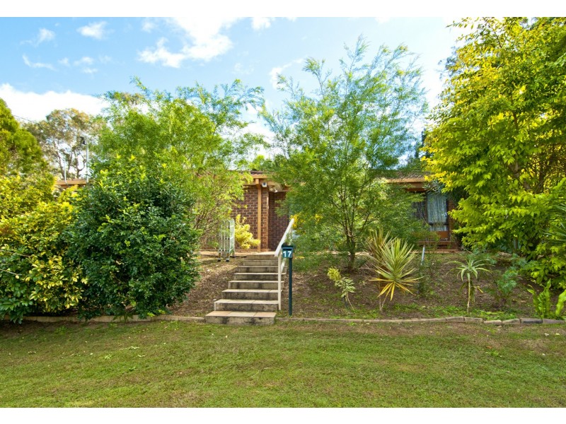 17 Ponderosa Street, Hillcrest QLD 4118