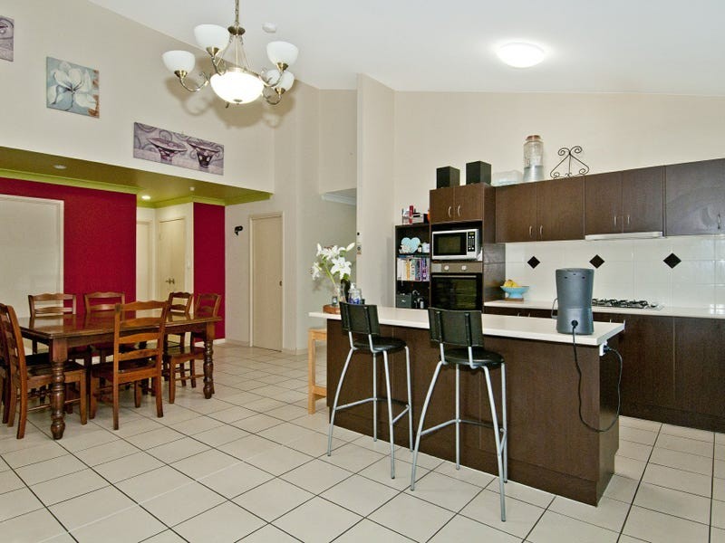 9 Outlook Drive, Waterford QLD 4133