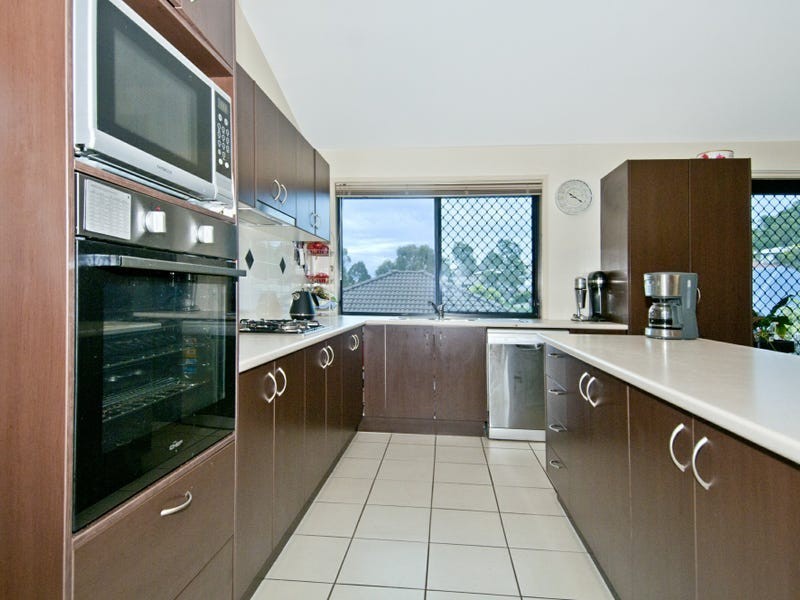 9 Outlook Drive, Waterford QLD 4133