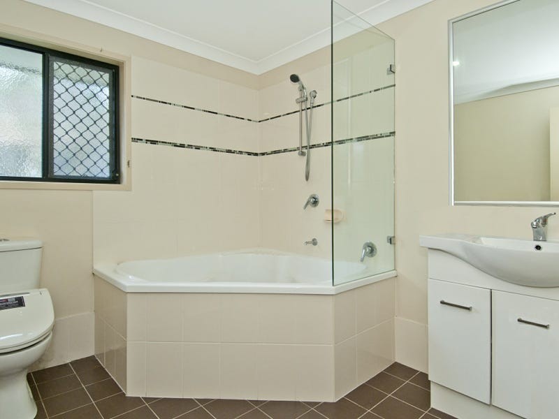 9 Outlook Drive, Waterford QLD 4133