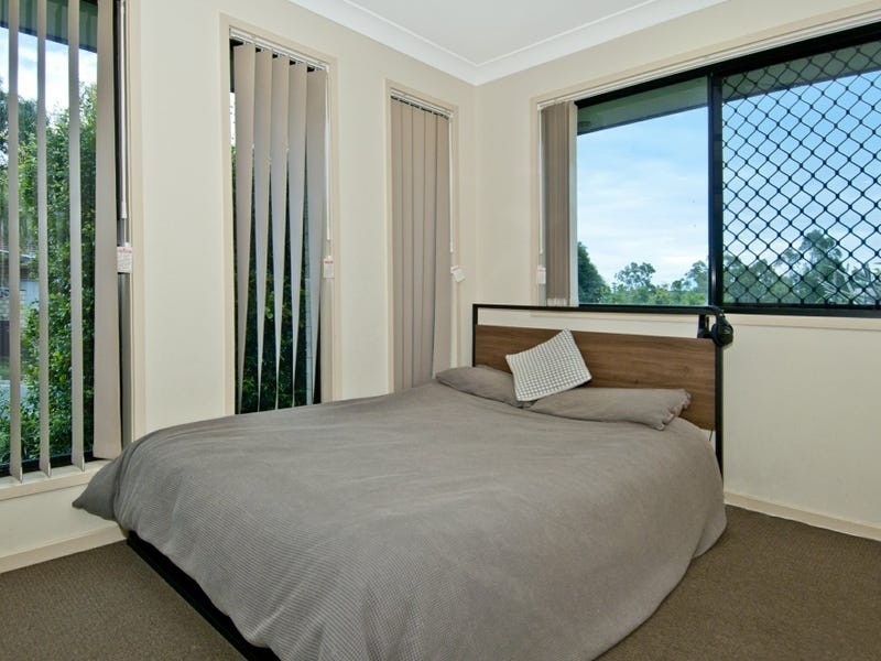 9 Outlook Drive, Waterford QLD 4133