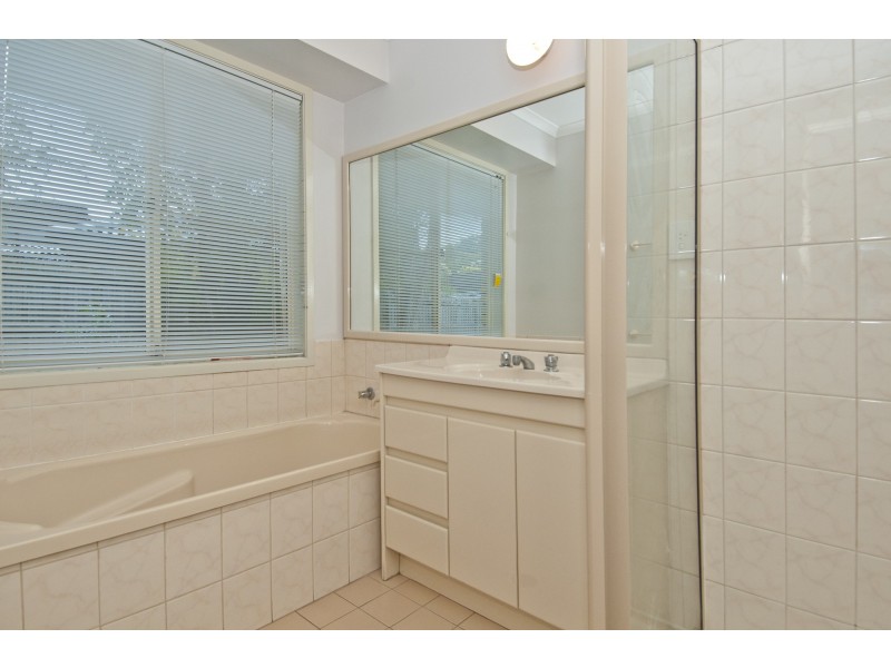 1 Leighton Drive, Edens Landing QLD 4207