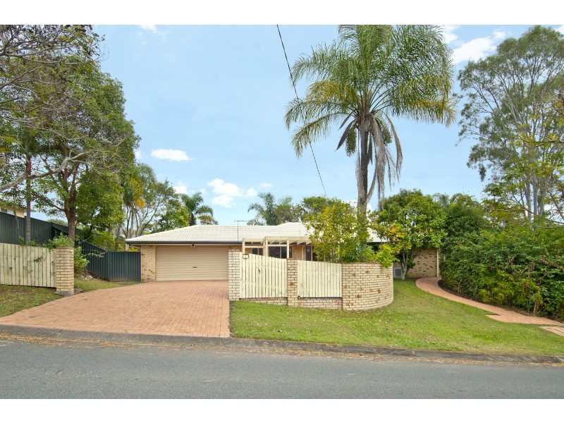 1 Leighton Drive, Edens Landing QLD 4207