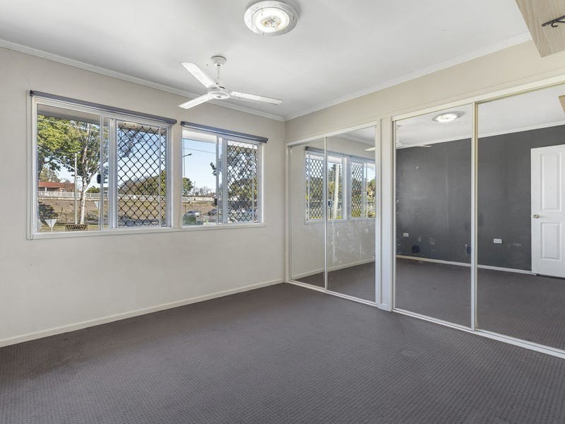 8 Wattle Street, North Booval QLD 4304