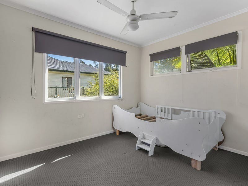 8 Wattle Street, North Booval QLD 4304