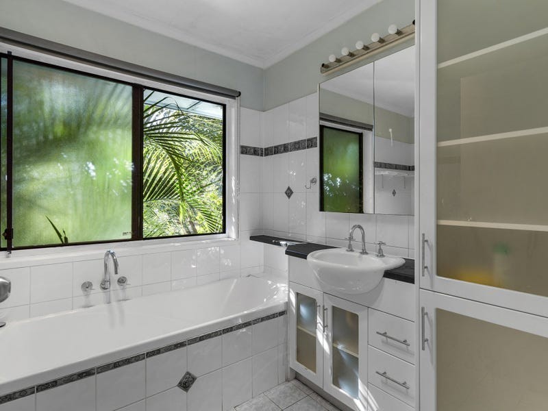 8 Wattle Street, North Booval QLD 4304