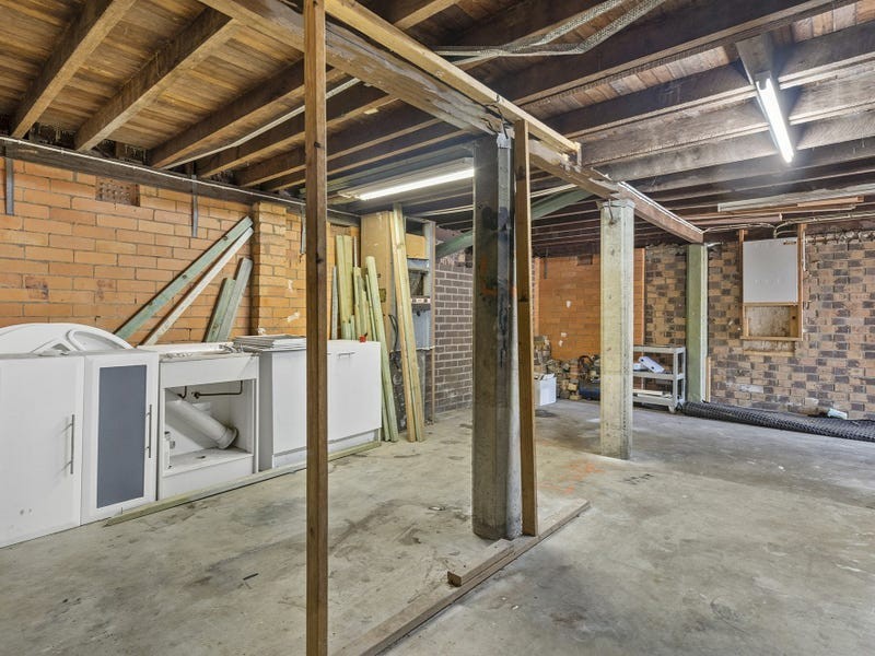 8 Wattle Street, North Booval QLD 4304