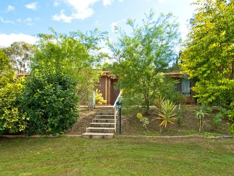 17 Ponderosa Street, Hillcrest QLD 4118