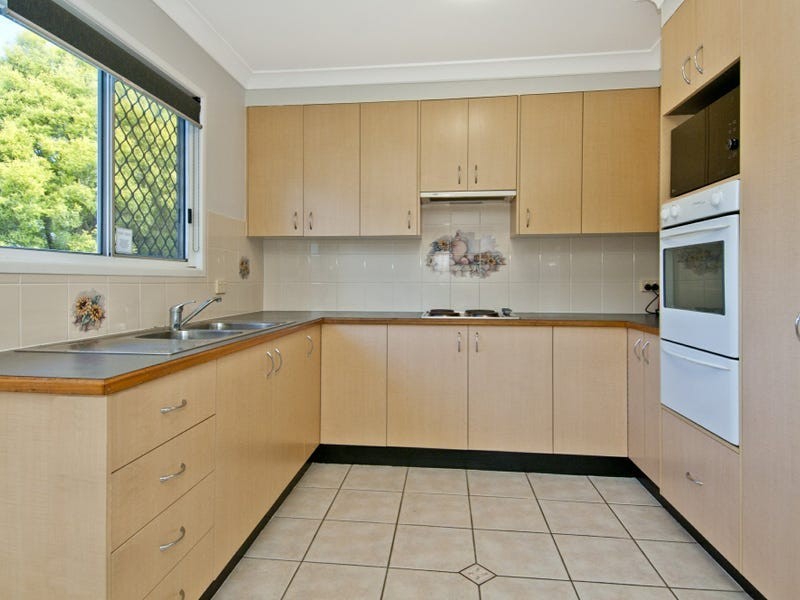 28 Hinchinbrook Avenue, Bethania QLD 4205