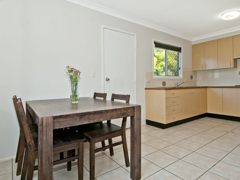 28 Hinchinbrook Avenue, Bethania QLD 4205