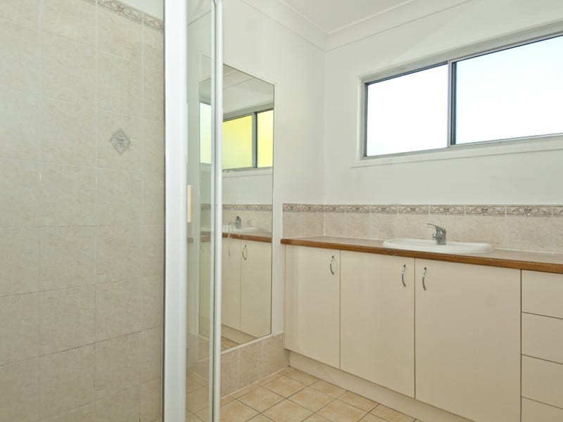 28 Hinchinbrook Avenue, Bethania QLD 4205