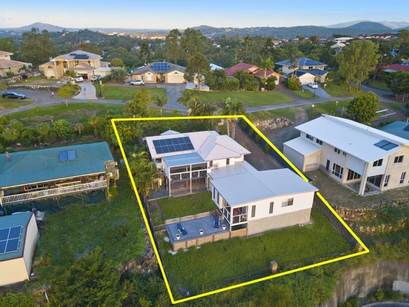 9 Valerie Close, Edens Landing QLD 4207