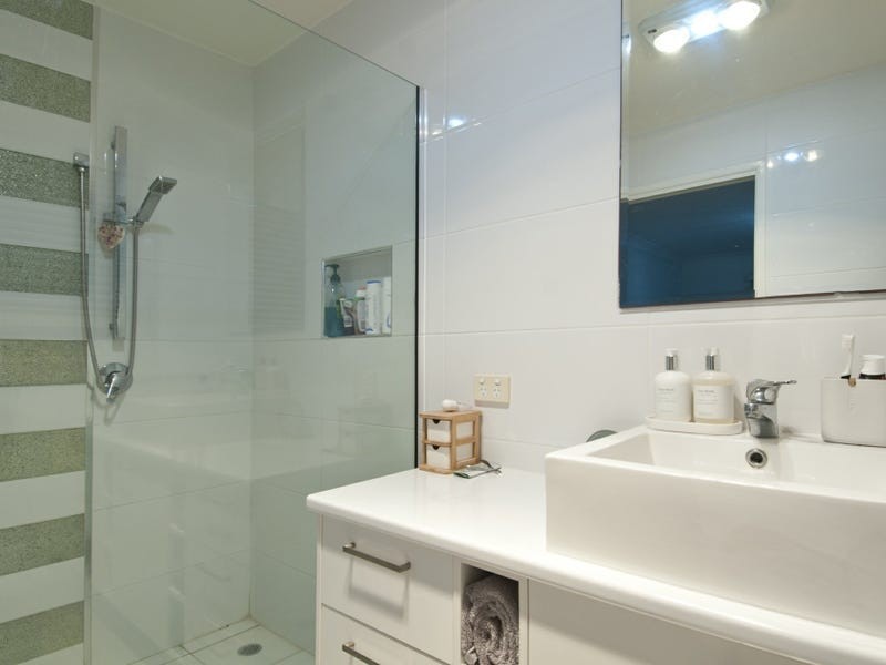 9 Valerie Close, Edens Landing QLD 4207