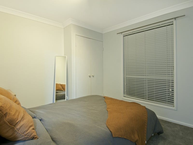 9 Valerie Close, Edens Landing QLD 4207